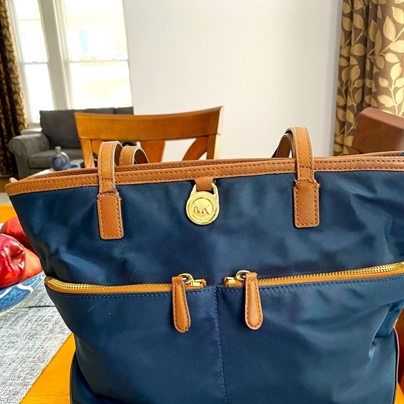 Handbags - Michael Kors Kempton Blue Brown Nylon Tote Bag front zip Pockets Shoulder
C
